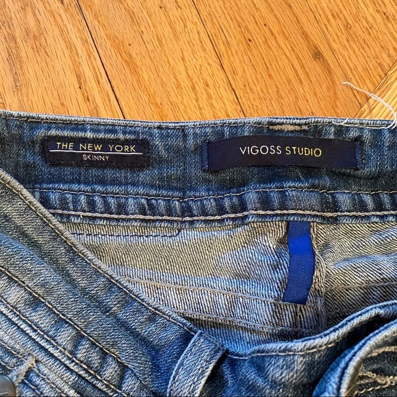 The New York Skinny Distressed Jean - Picture 4 of 6